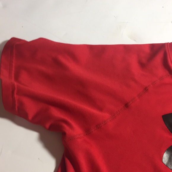 Under Armour Red t-shirt Size Youth boys Large - Picture 6 of 8